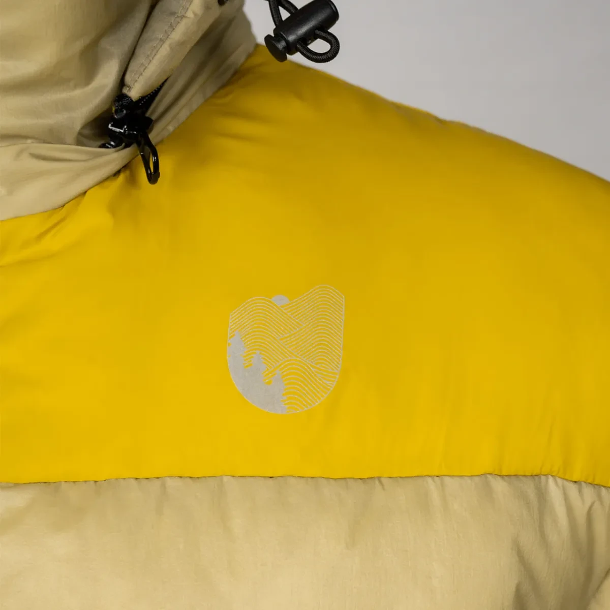Thermochrome Color-Changing Ski Jacket — Warmth up to -10°C - View 5